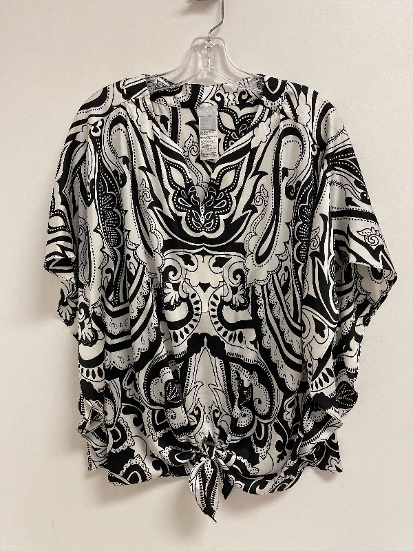 Noble And Elegant Top Short Sleeve By Chicos In Black & White, Size: M